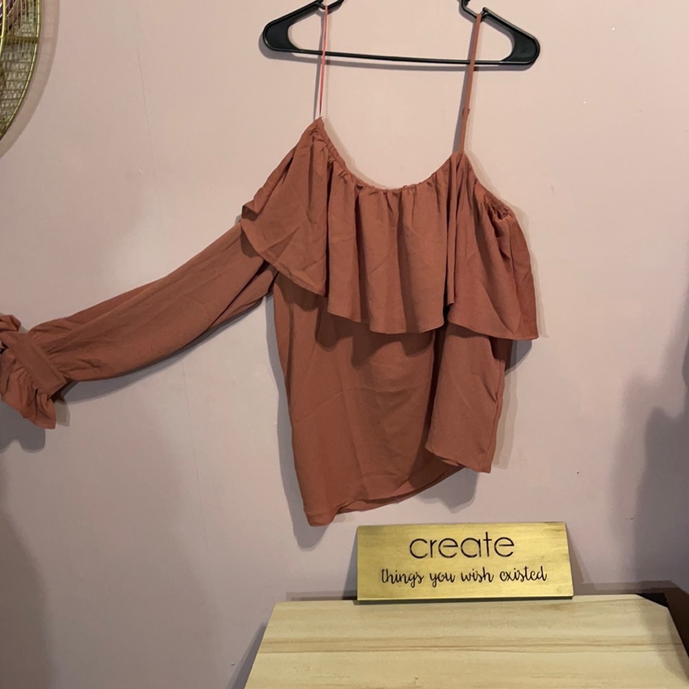 Everly one sleeve off the shoulder ruffled blouse Mauve Large